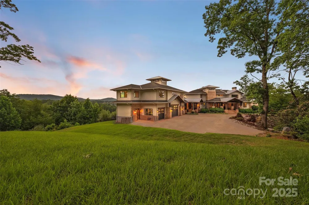 26 Bonnies Cove Trail Mills River, NC 28759