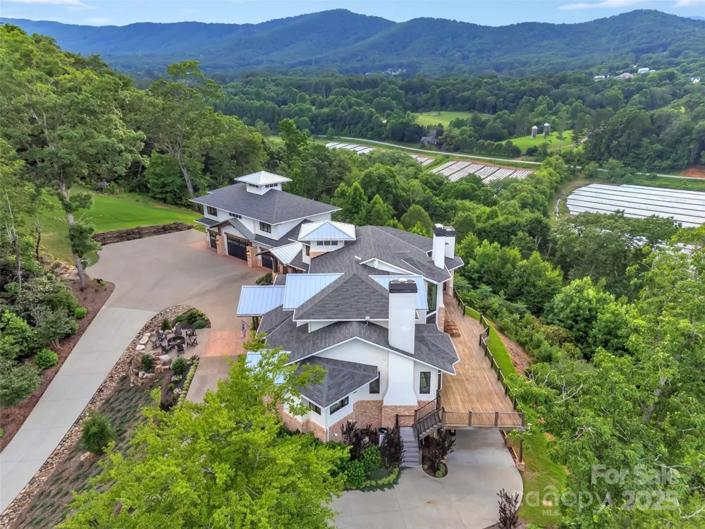 26 Bonnies Cove Trail Mills River, NC 28759