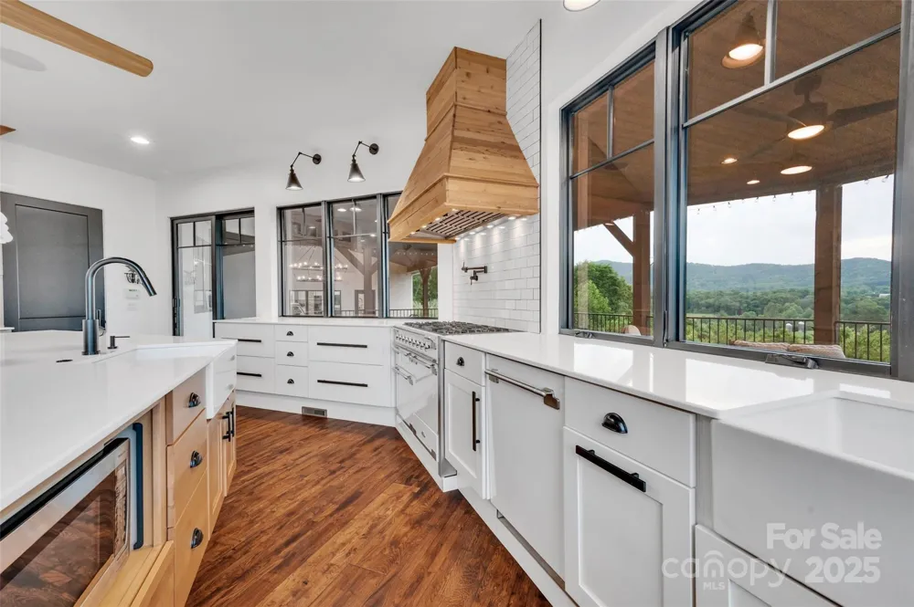26 Bonnies Cove Trail Mills River, NC 28759