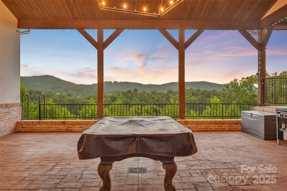 26 Bonnies Cove Trail Mills River, NC 28759