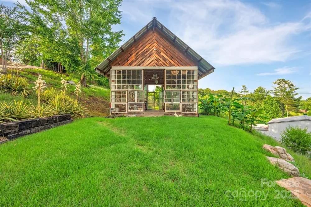 26 Bonnies Cove Trail Mills River, NC 28759