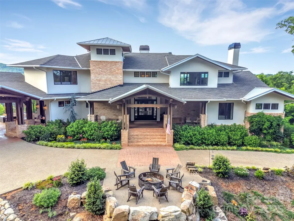 26 Bonnies Cove Trail Mills River, NC 28759