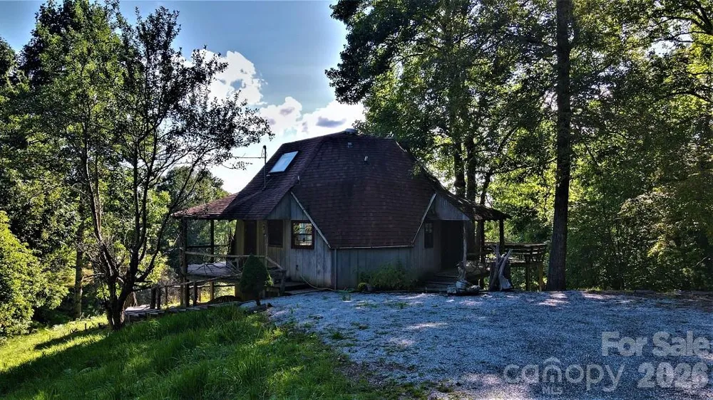 745 Broom Road Tuckasegee, NC 28783