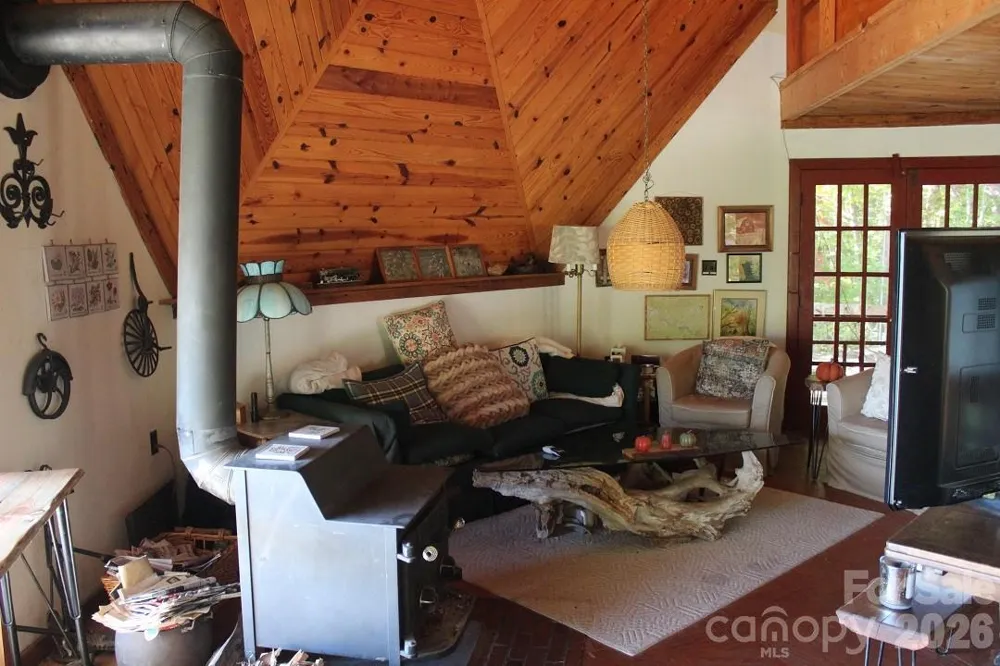 745 Broom Road Tuckasegee, NC 28783