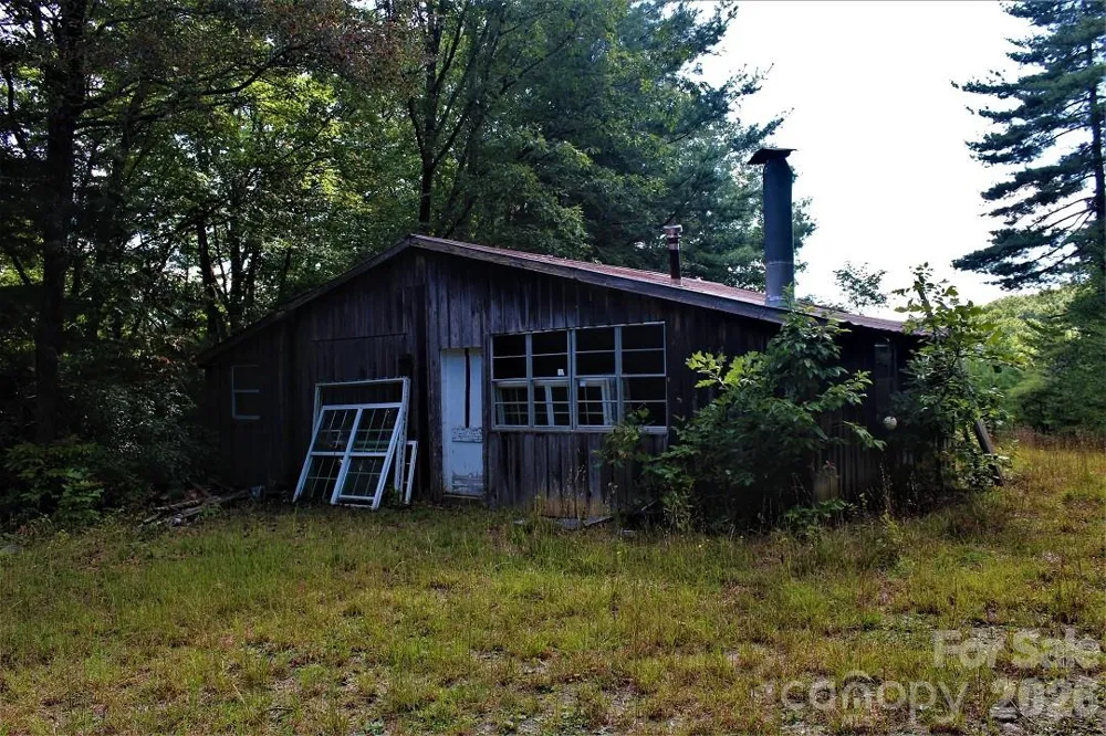 745 Broom Road Tuckasegee, NC 28783
