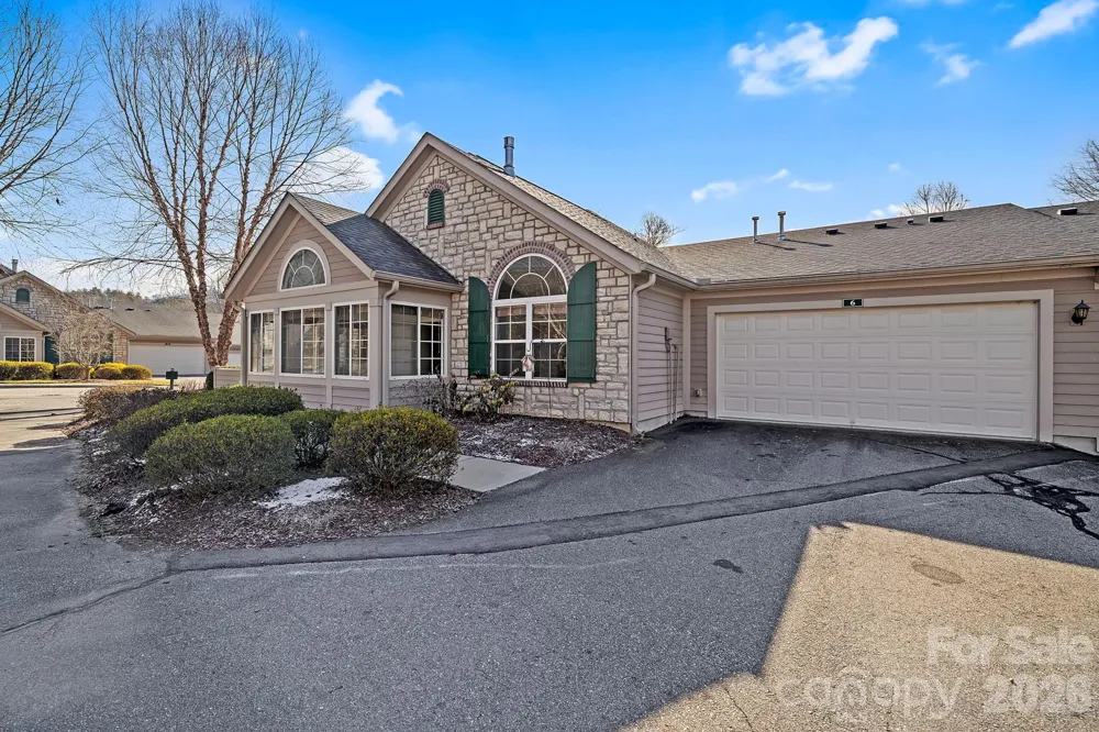 6 Mountain Meadow Circle Weaverville, NC 28787