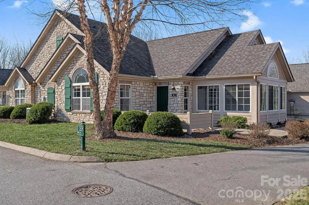 6 Mountain Meadow Circle Weaverville, NC 28787