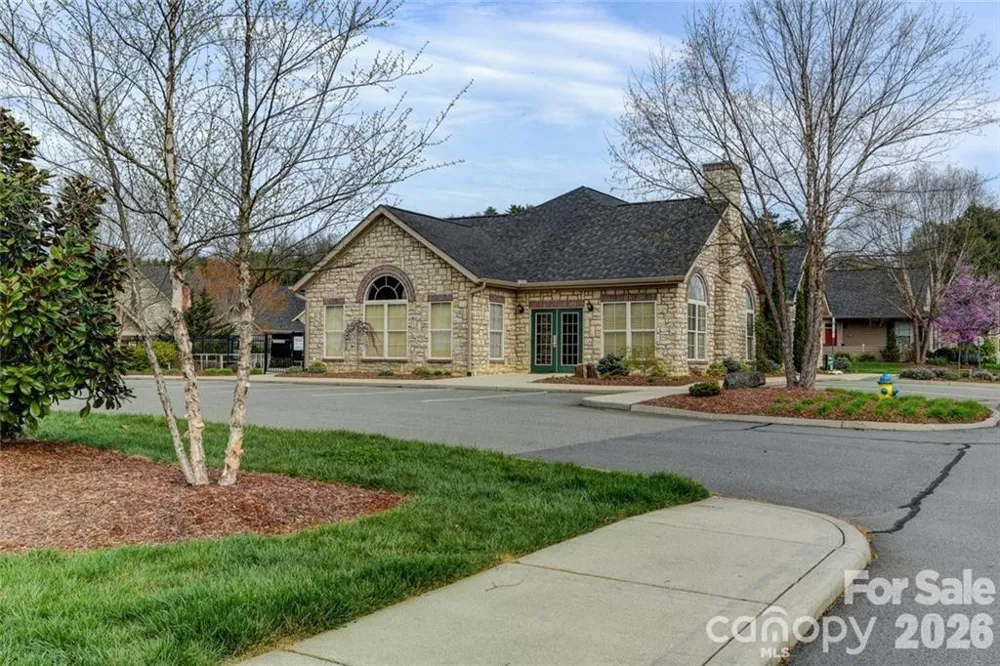 6 Mountain Meadow Circle Weaverville, NC 28787