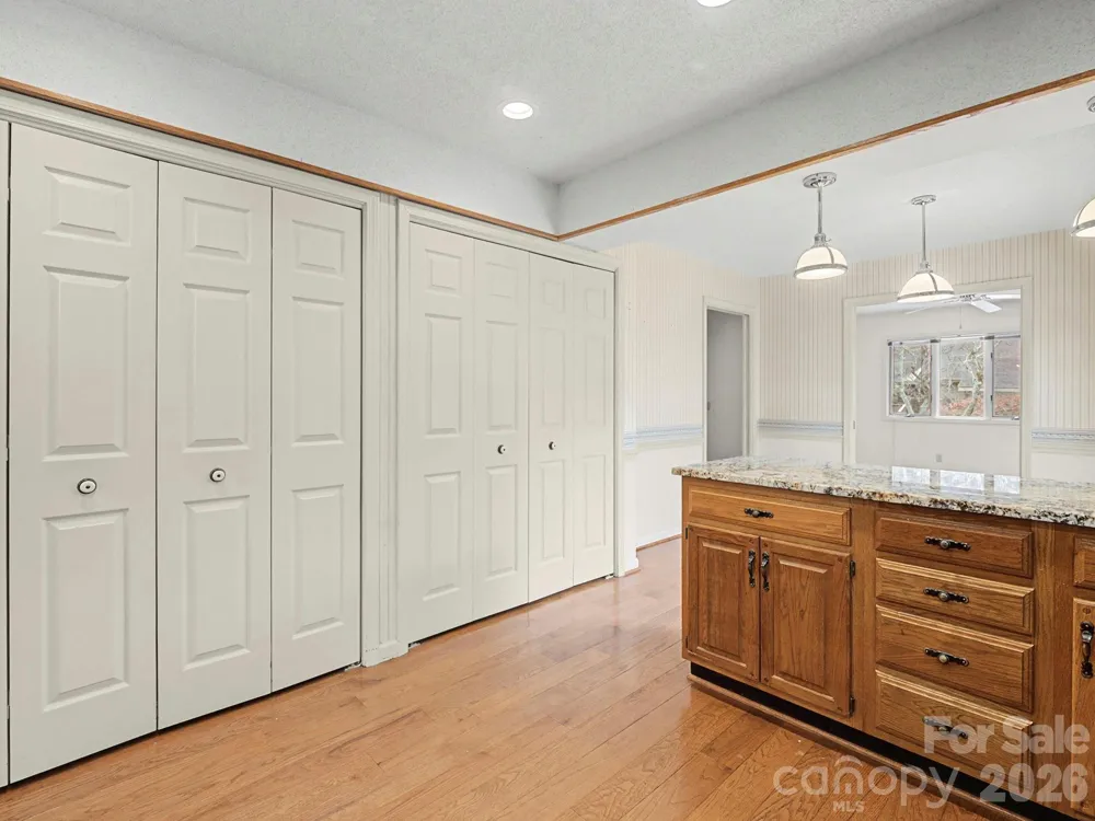 605 Red Oak Drive Hendersonville, NC 28791