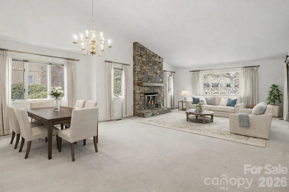 605 Red Oak Drive Hendersonville, NC 28791
