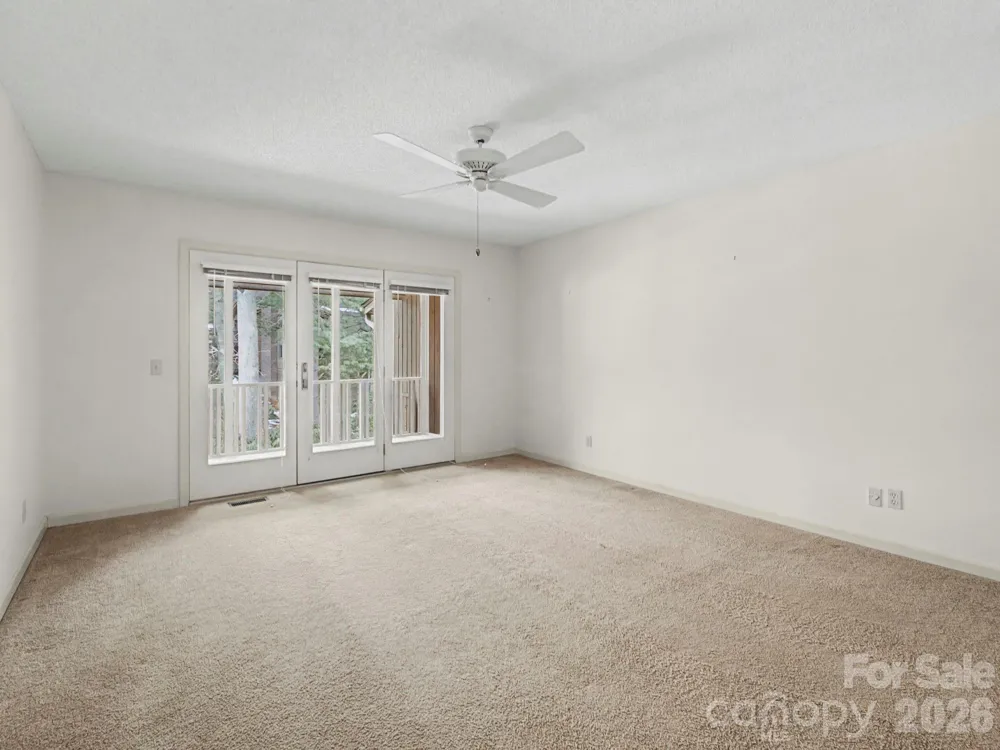 605 Red Oak Drive Hendersonville, NC 28791