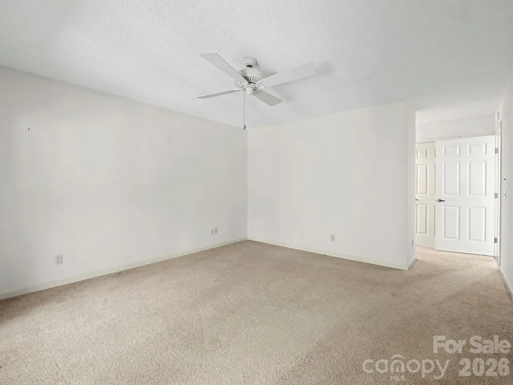 605 Red Oak Drive Hendersonville, NC 28791