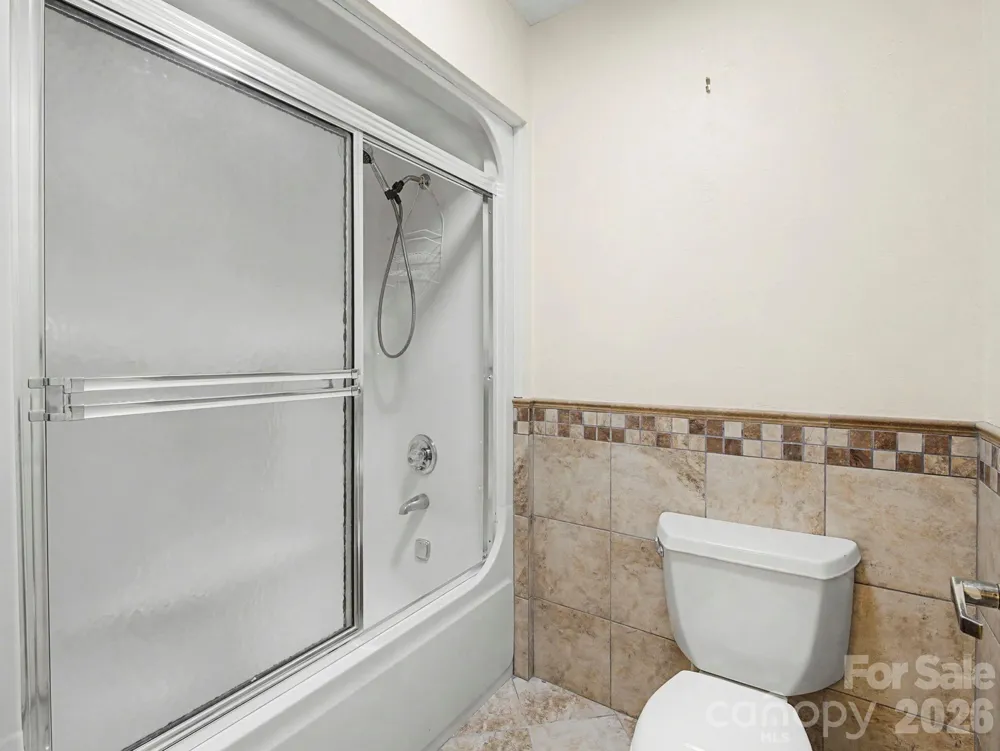 605 Red Oak Drive Hendersonville, NC 28791