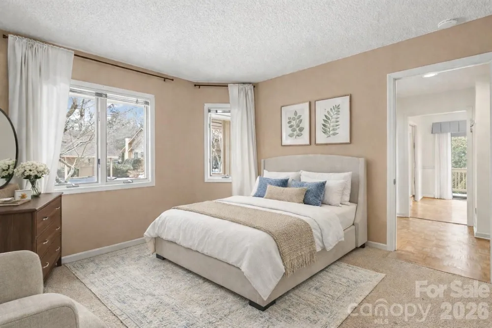 605 Red Oak Drive Hendersonville, NC 28791