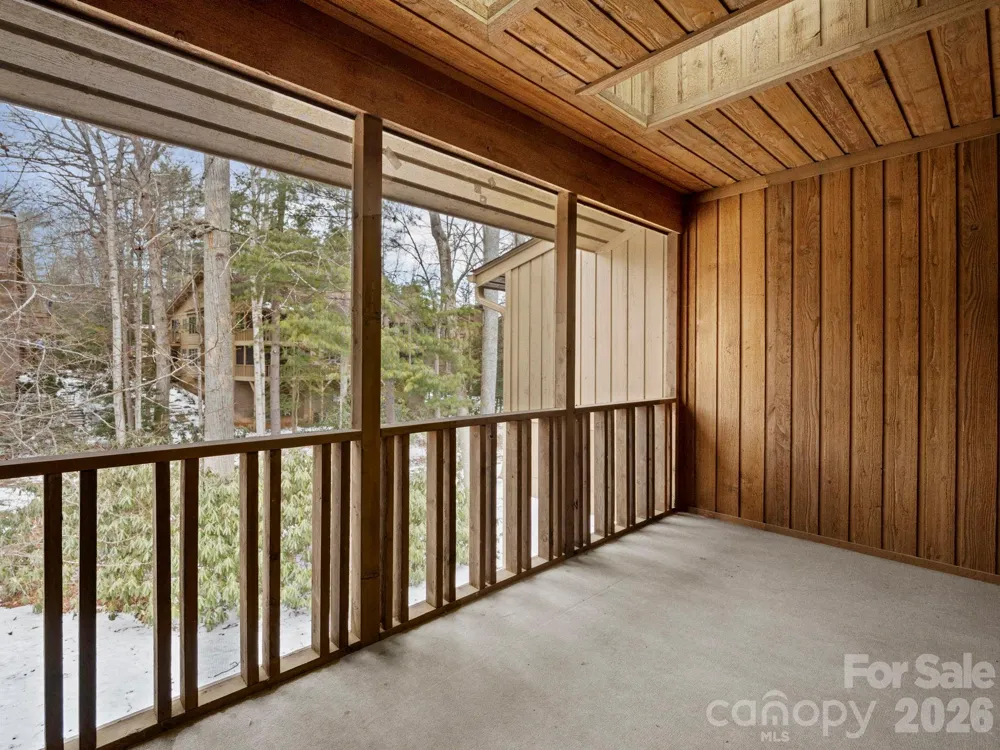605 Red Oak Drive Hendersonville, NC 28791
