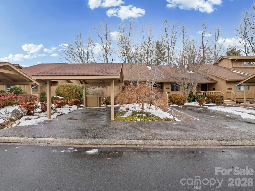 605 Red Oak Drive Hendersonville, NC 28791