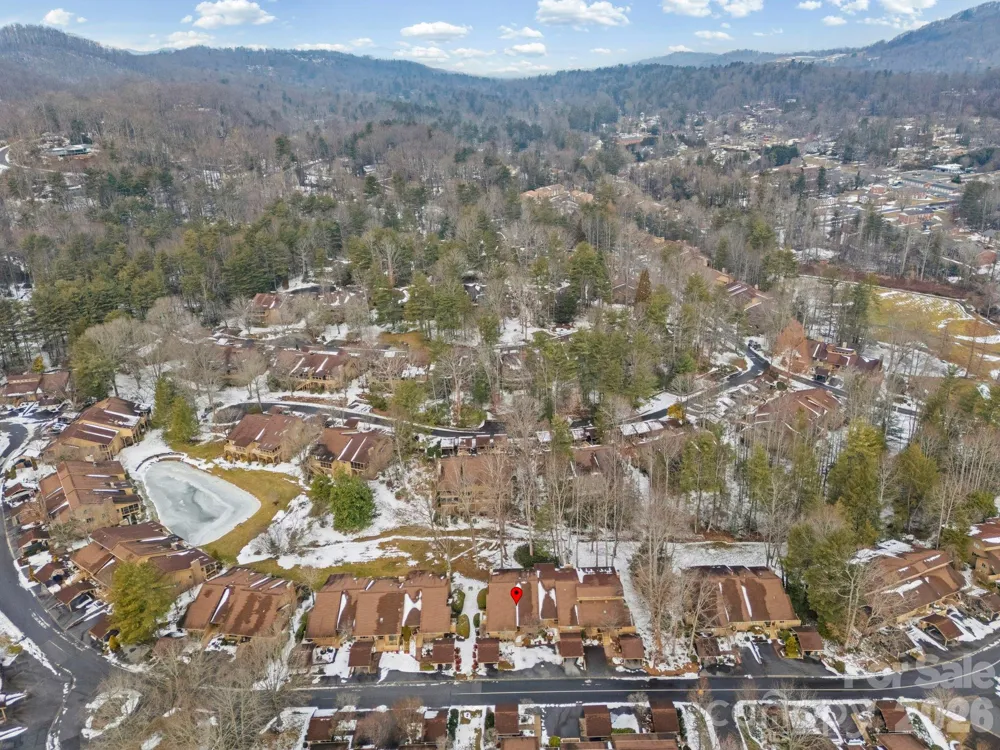 605 Red Oak Drive Hendersonville, NC 28791