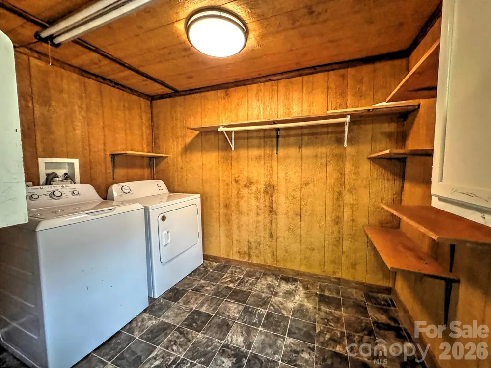 1101 Otter Creek Road Topton, NC 28781