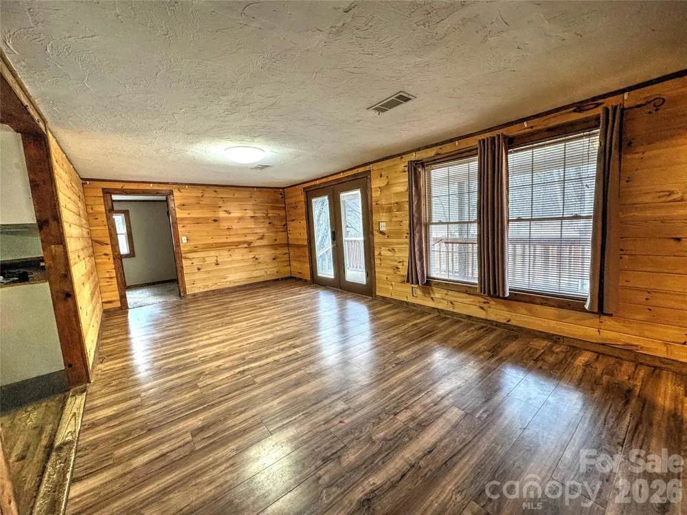 1101 Otter Creek Road Topton, NC 28781