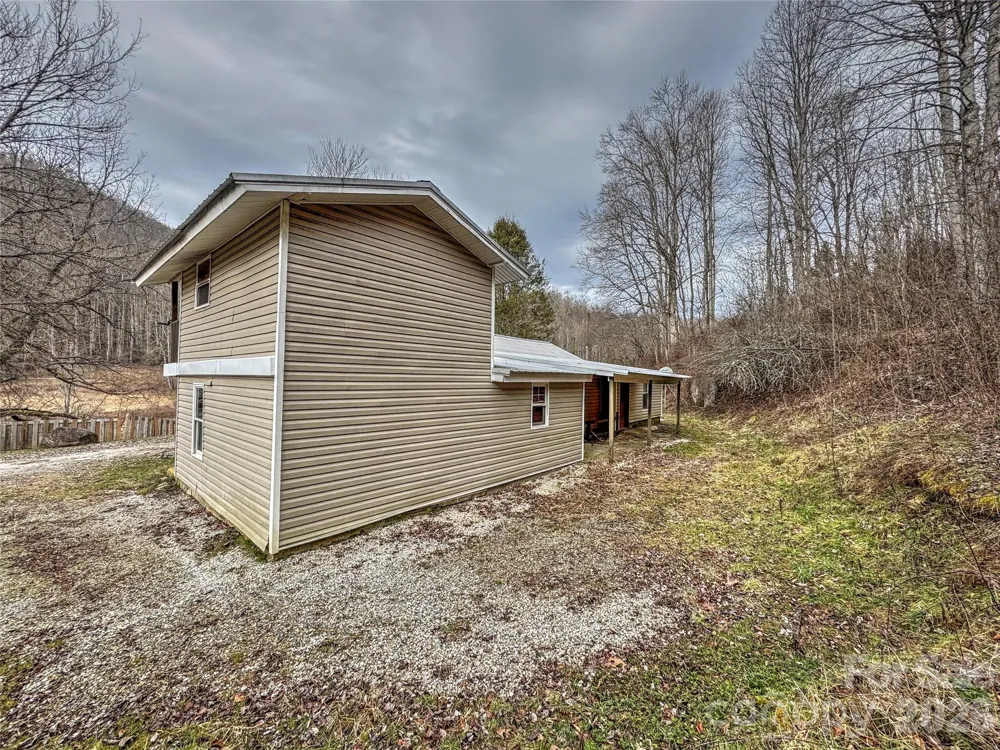 1101 Otter Creek Road Topton, NC 28781