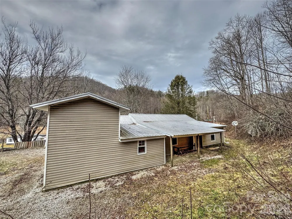 1101 Otter Creek Road Topton, NC 28781
