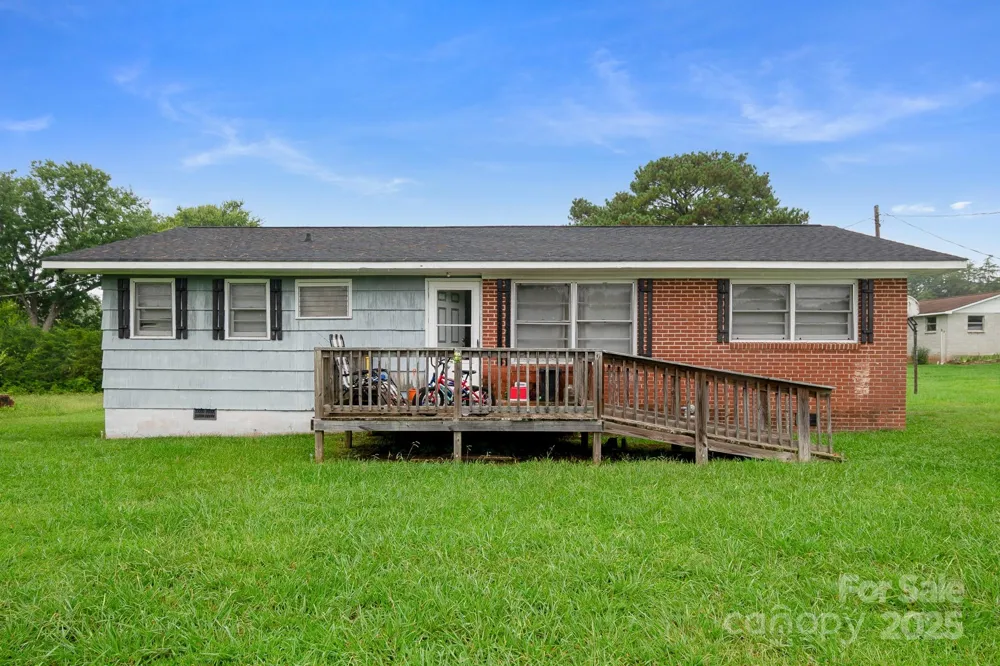 940 W End Road Chester, SC 29706