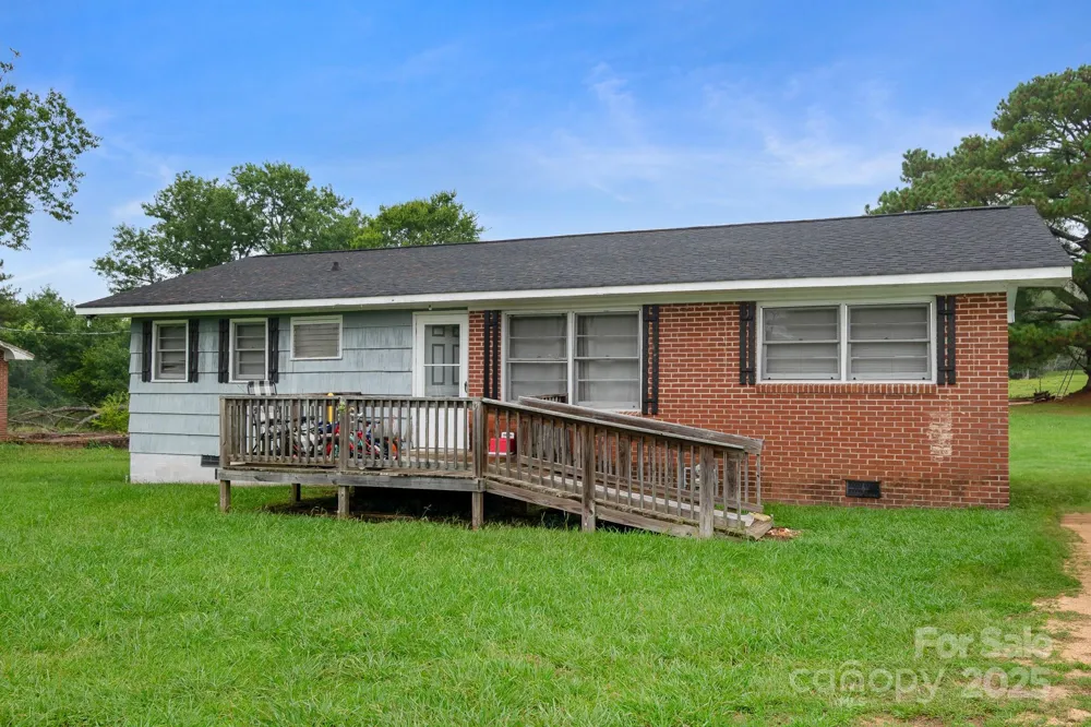 940 W End Road Chester, SC 29706
