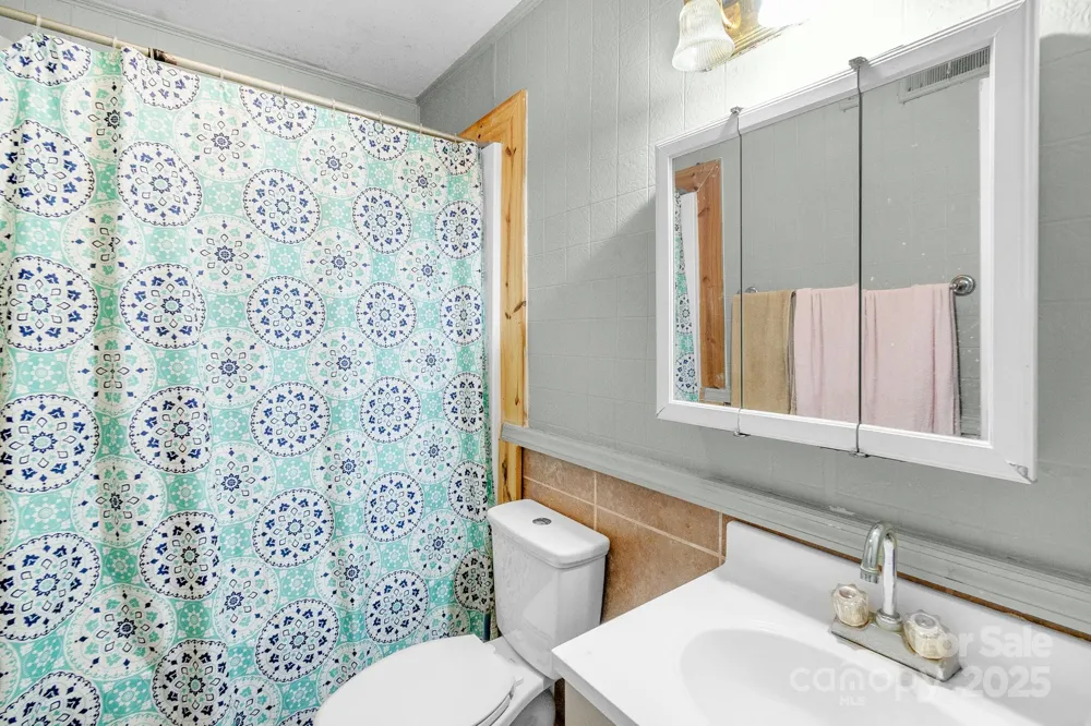 940 W End Road Chester, SC 29706