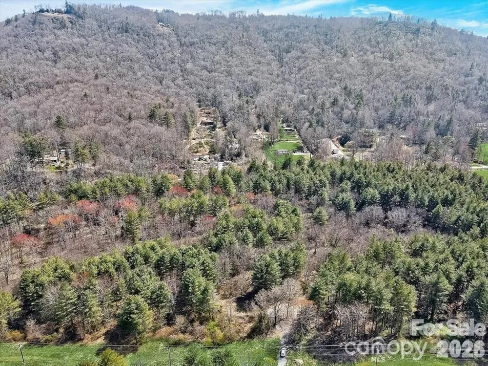 000 Valley Green Drive Penrose, NC 28768