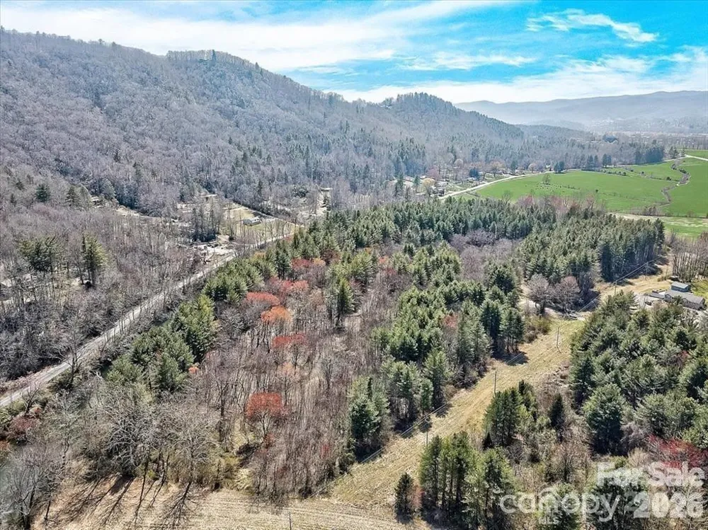 000 Valley Green Drive Penrose, NC 28768