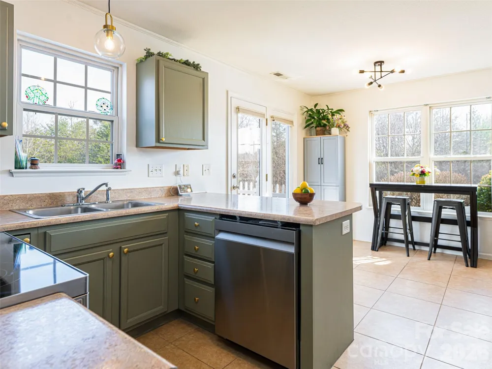 93 Sunny Meadows Boulevard Arden, NC 28704