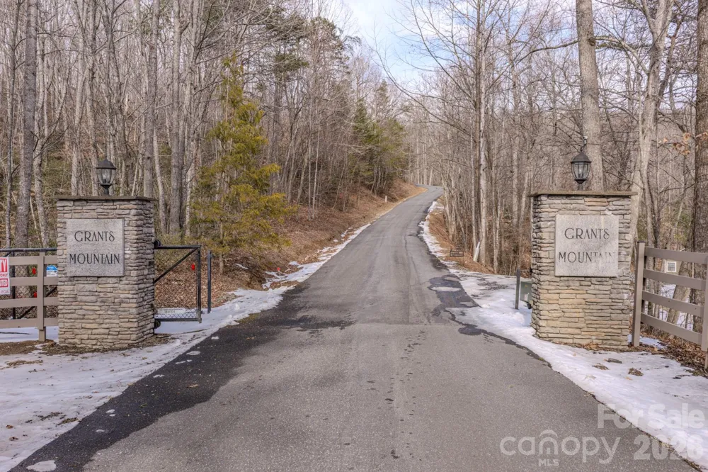 2724 Mountain Crest Drive S #75 Marion, NC 28752