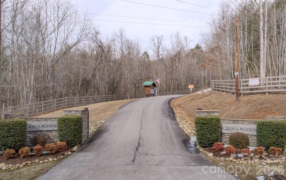 2724 Mountain Crest Drive S #75 Marion, NC 28752