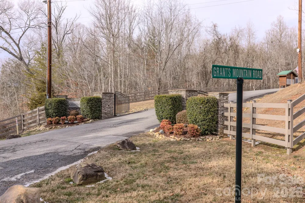 2724 Mountain Crest Drive S #75 Marion, NC 28752