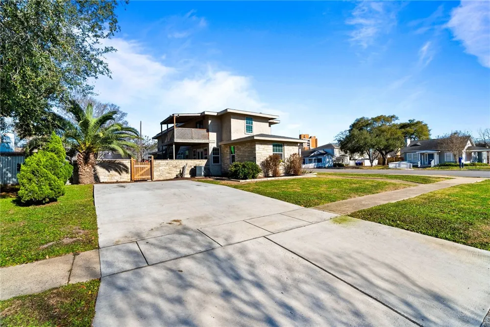 302 Cole Street Corpus Christi, TX 78404