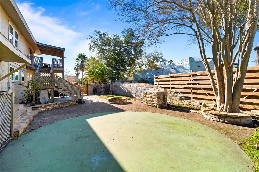 302 Cole Street Corpus Christi, TX 78404