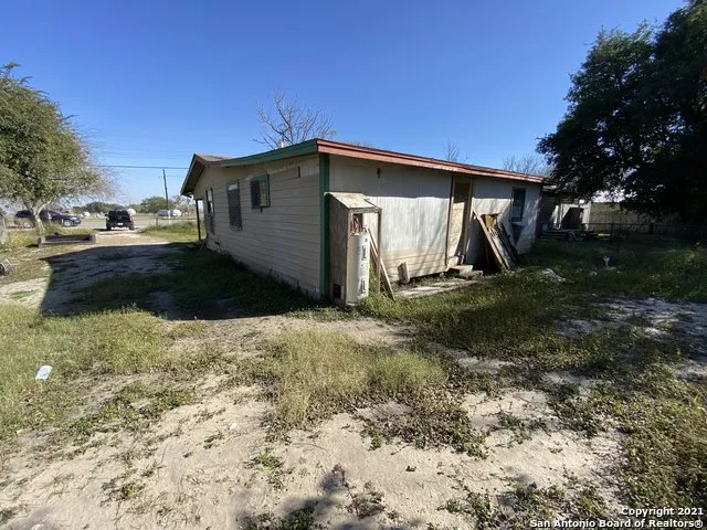 509 State Highway 359 Mathis, TX 78368