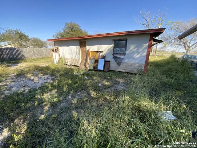509 State Highway 359 Mathis, TX 78368