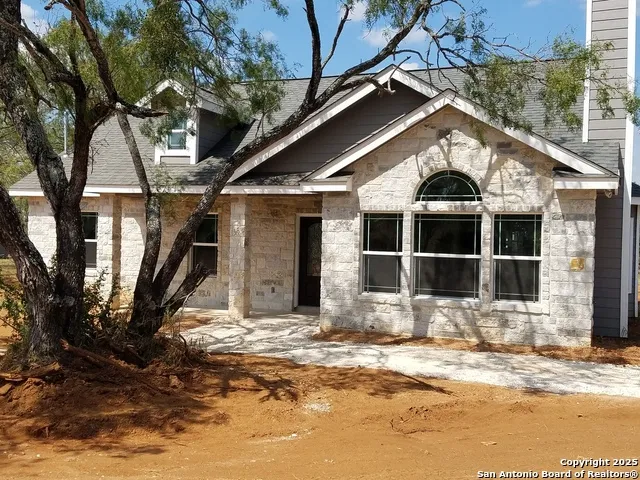 7310 Tiff Nicole Ln Von Ormy, TX 78073