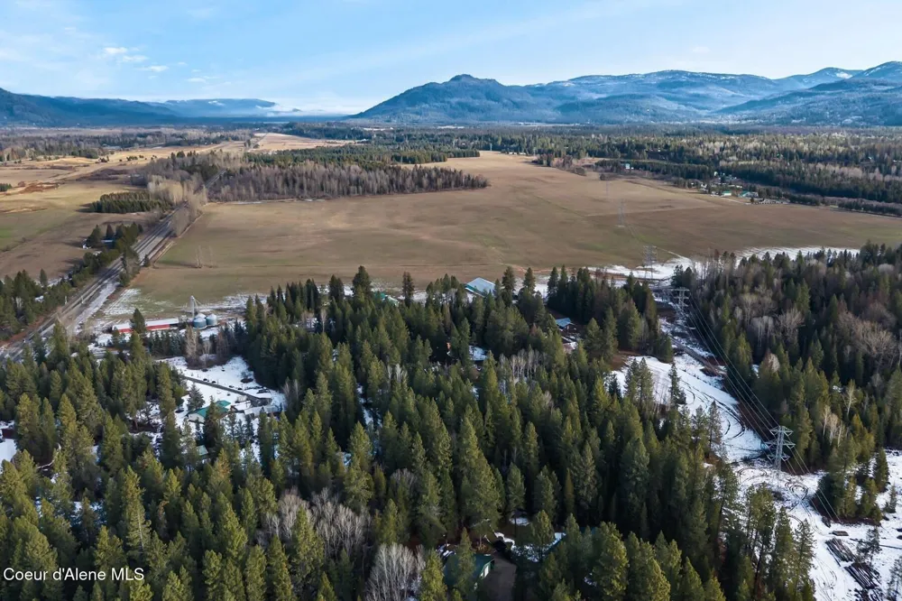 842 Samuels Road Sandpoint, ID 83864
