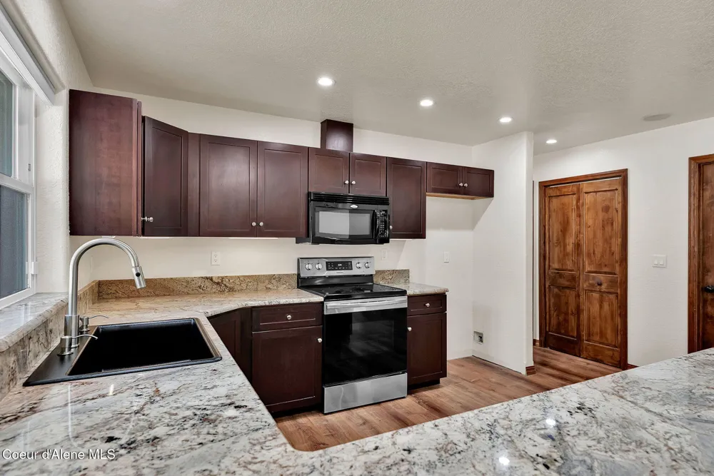 470 Diamond Heights Road Oldtown, ID 83822