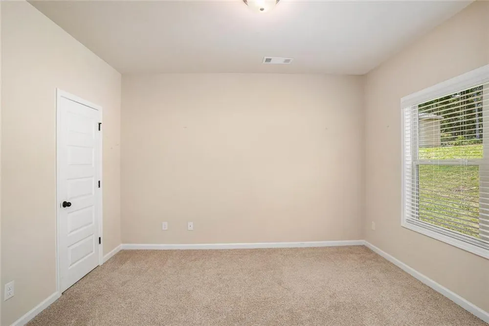 381 Homestead Circle Forsyth, GA 31029