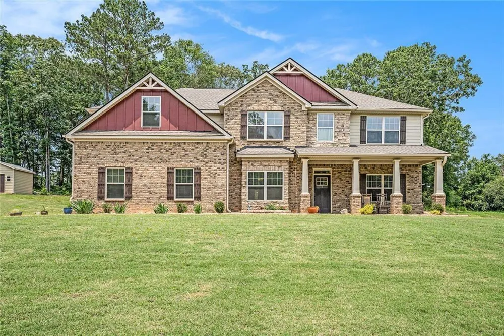 381 Homestead Circle Forsyth, GA 31029