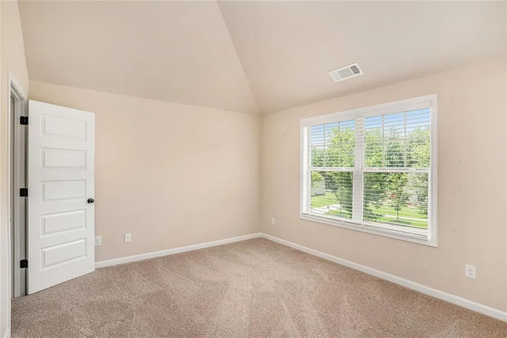381 Homestead Circle Forsyth, GA 31029