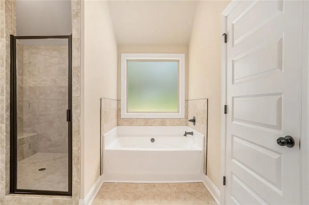 381 Homestead Circle Forsyth, GA 31029