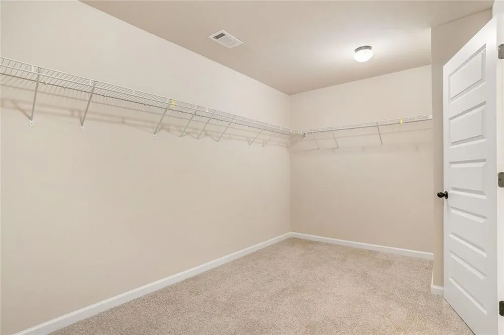 381 Homestead Circle Forsyth, GA 31029