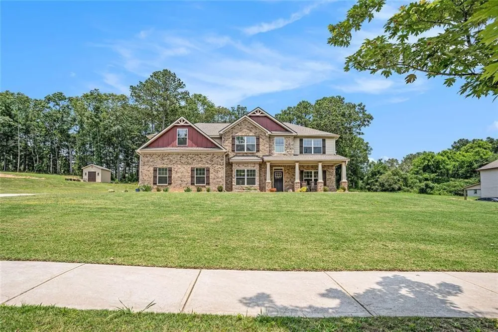 381 Homestead Circle Forsyth, GA 31029