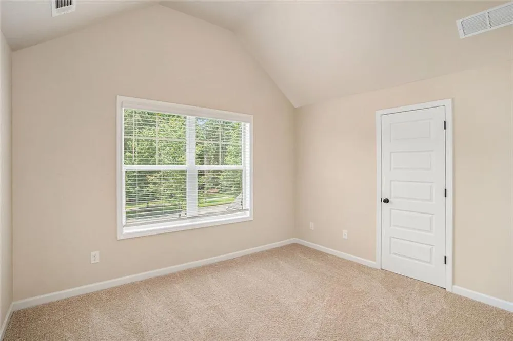 381 Homestead Circle Forsyth, GA 31029