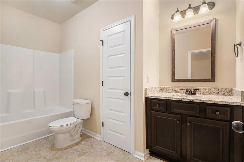 381 Homestead Circle Forsyth, GA 31029