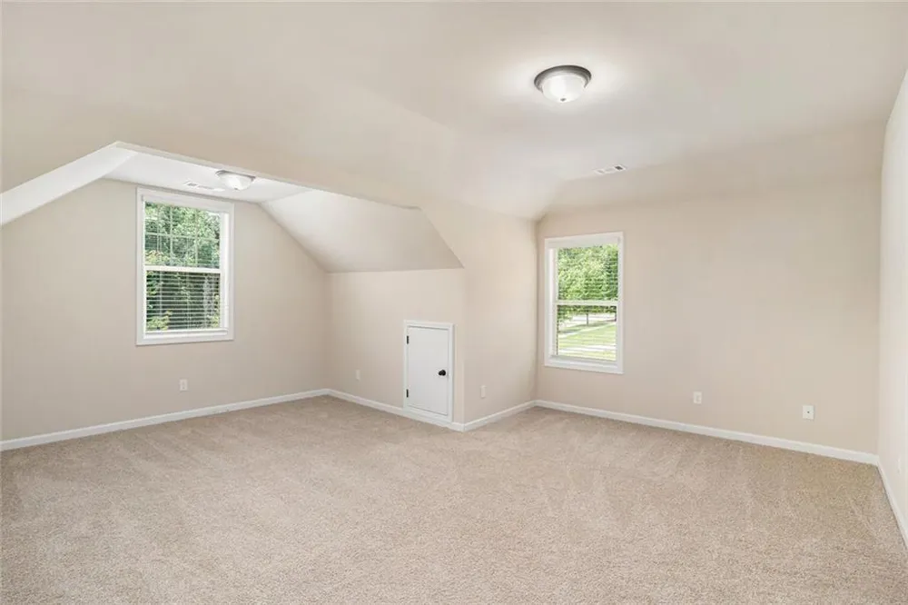 381 Homestead Circle Forsyth, GA 31029